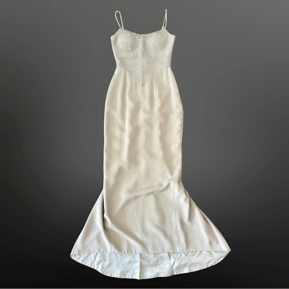 VINTAGE 1990s Stephen Yearick gown & bolero in light silver - Picture 3 of 15